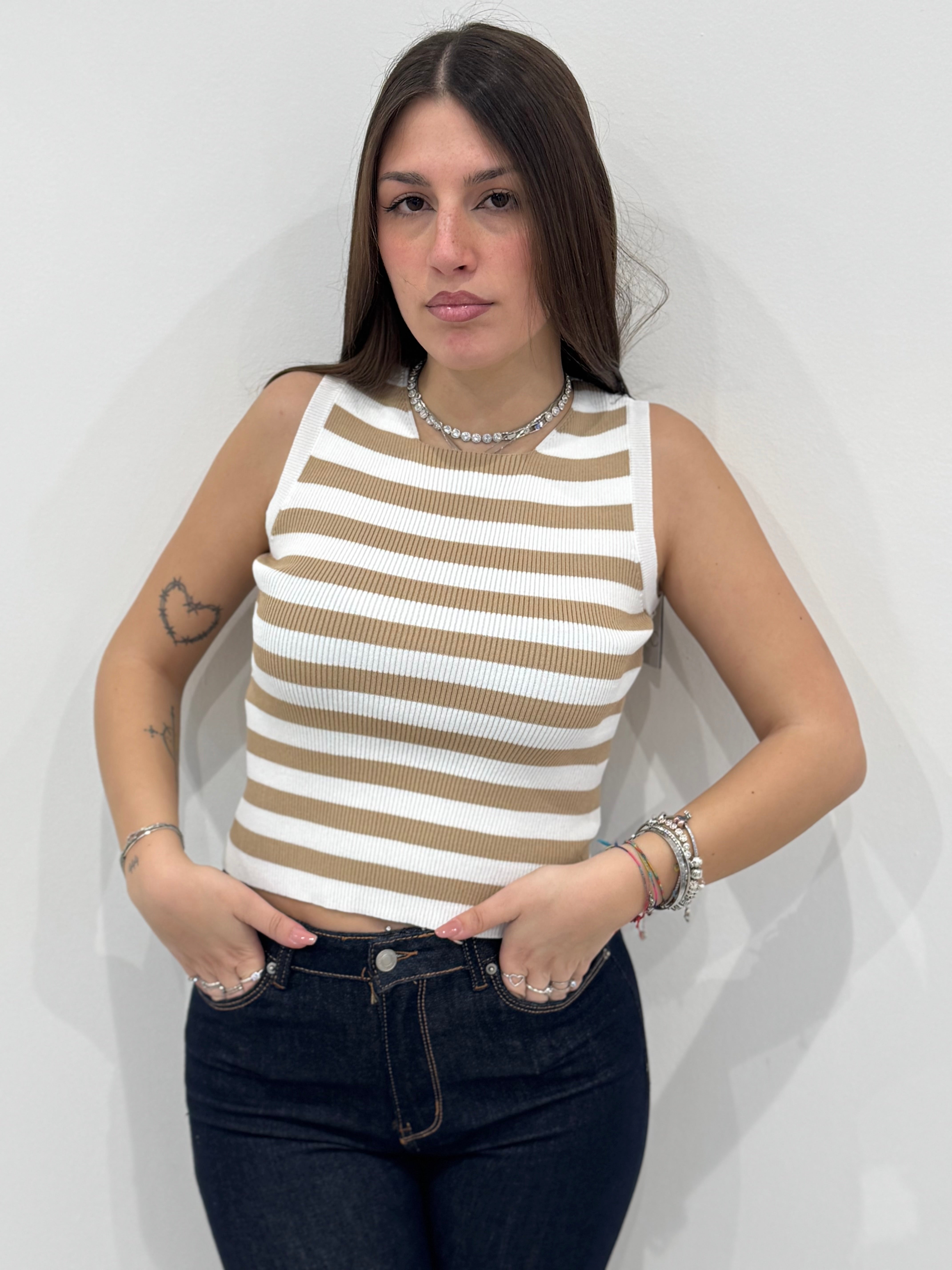 Top Nadia 6606