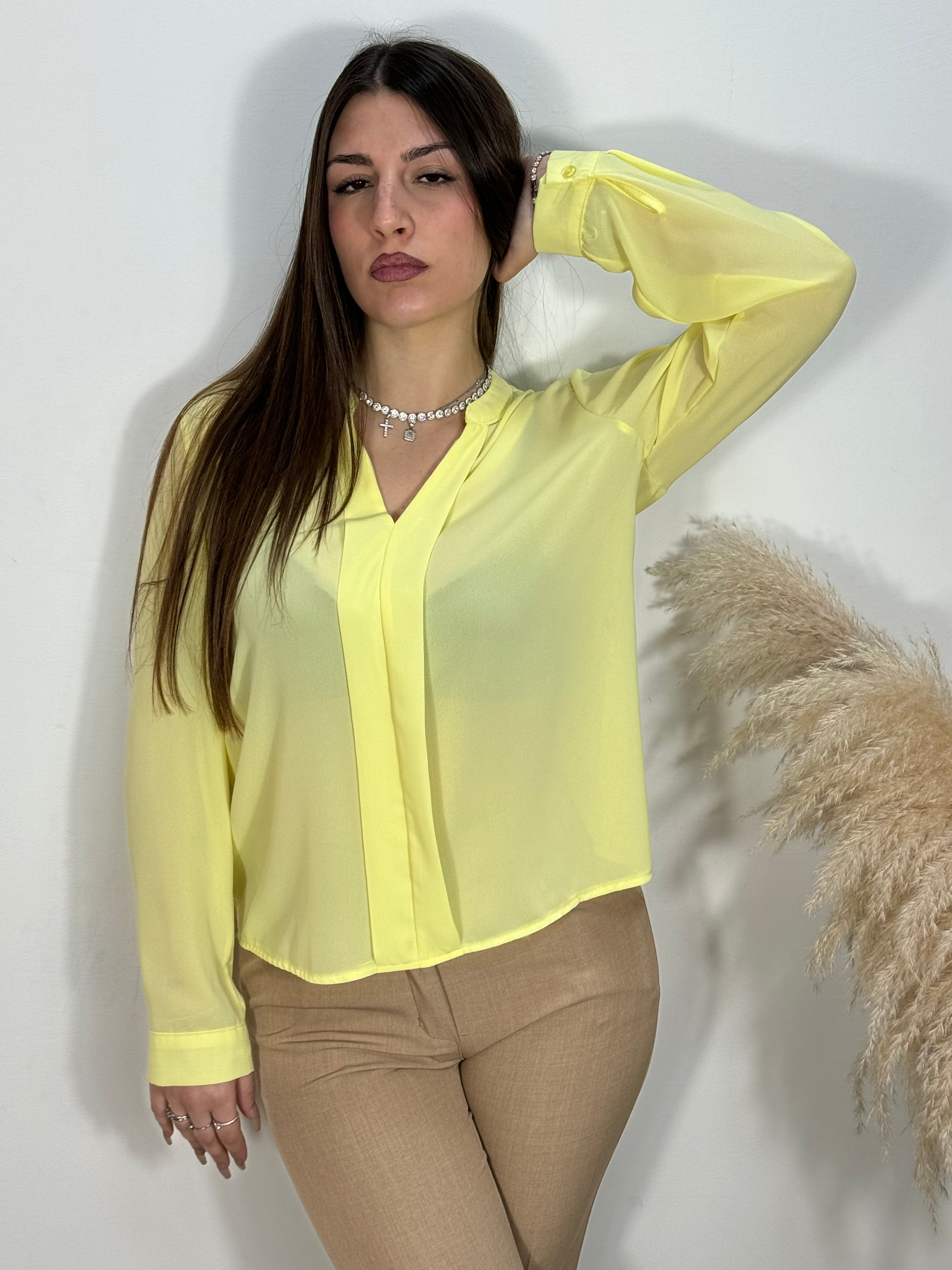 Camicia con scollo 23685